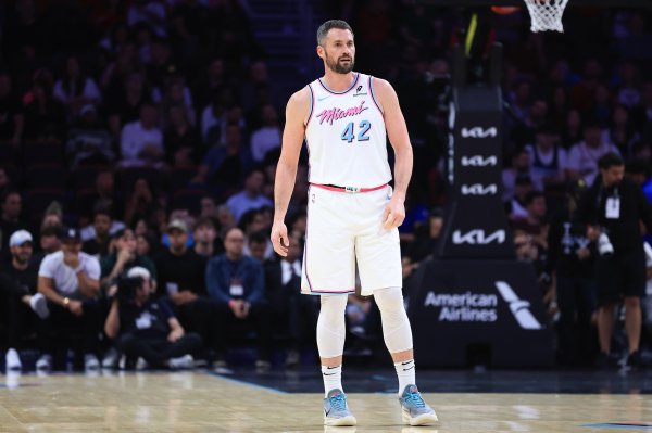 Denver Media: Tình yêu nên xem xét tham gia Nuggets sau khi được mua ra và anh ấy có rất nhiều mối l