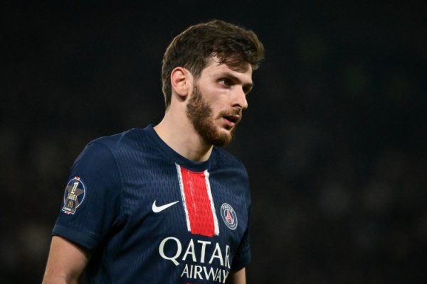 Phóng viên: K77 đã không tham gia vào khóa đào tạo trước Champions League ở Paris và chỉ tiếp tục cô