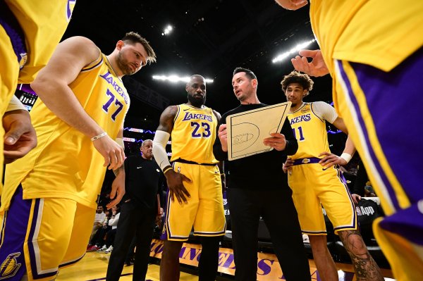 Có phải hướng tương lai của Lakers về cơ bản chắc chắn? Lakers gia hạn mức lương tối đa của Doncic vào mùa hè này và gia hạn lại sớm