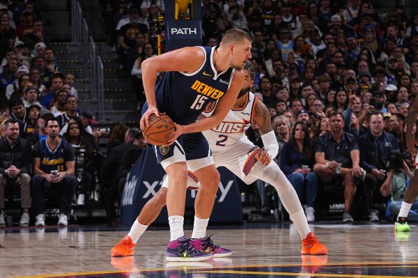 Huấn luyện viên Suns: Tôi muốn cắt đường chuyền thấp của Jokic, nhưng Nuggets đã thực hiện rất tốt n
