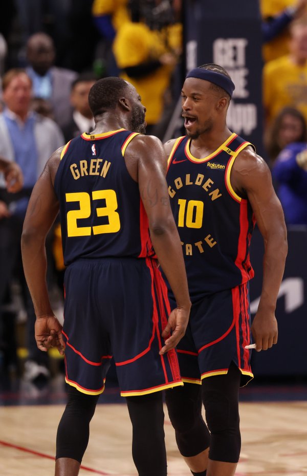 Curry: Bachi dẫn dắt toàn đội làm chủ tình hình. Tôi chỉ phải chơi hai phút trong hiệp cuối cùng trư