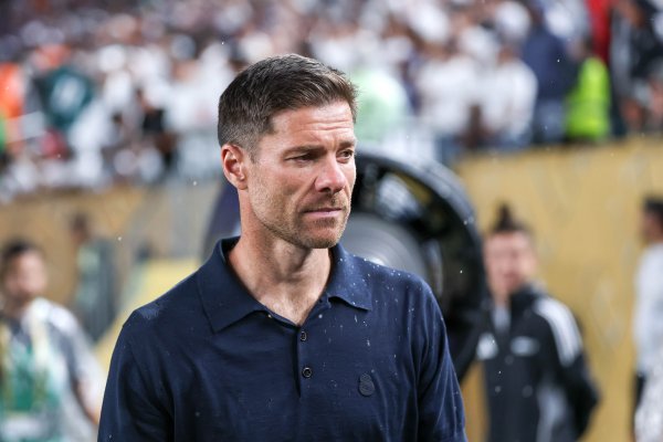 Marca: Real Madrid chuẩn bị đấu Liverpool, Alonso theo Mourinho, không tập tại địa điểm thi đấu