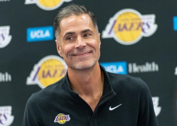 Phóng viên khoe về Pelinka: Aton, Matra, Lavia đều xuất sắc nhưng Finney-Smith chưa thi đấu
