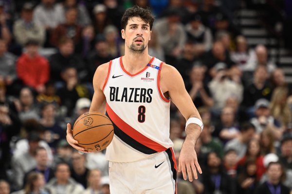 Tốc độ quá nhanh! Bình luận viên Trail Blazers: Trận này chắc chắn là chạy tiếp sức 400 mét có bóng