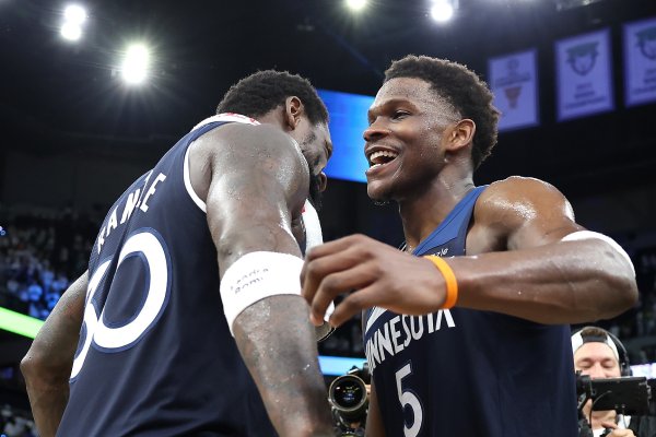 Chỉ cần nhấn hoa khi bạn đi lên? Timberwolves phát động cuộc tấn công 18-7 trong hiệp đầu tiên, ngay