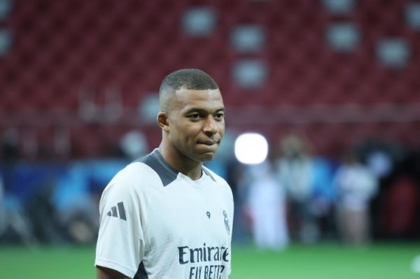 Thể thao thế giới: Barcelona bối rối trước việc các cầu thủ quốc tế Real Madrid liên tiếp ＂chấn thươ