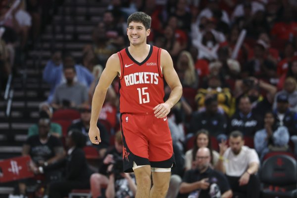 Danh sách tỷ lệ bắn ba điểm bắt và bắn: Shepard đứng thứ 3 với 50%, Rui Hachimura đứng thứ 9 với 47,