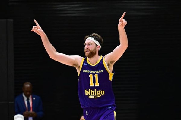 Phóng viên của đội: Kể từ khi James được cử đến South Bay Lakers, Lakers ngày càng quan tâm đến Timmy hơn.